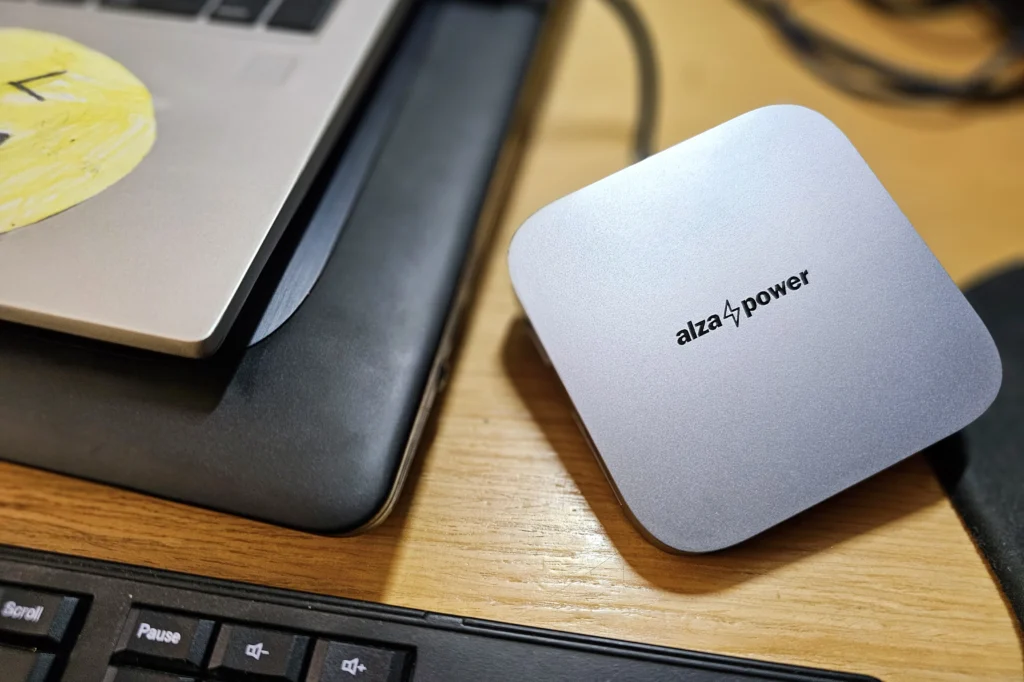 AlzaPower Metal 8 az 1-ben USB-C dokkoló teszt